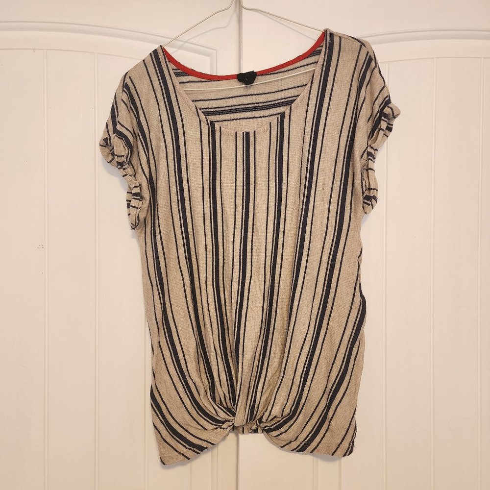 W5 beige and blue striped-tie front women's tee, size L